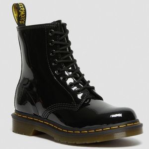 1460 PATENT LEATHER LACE UP BOOTS